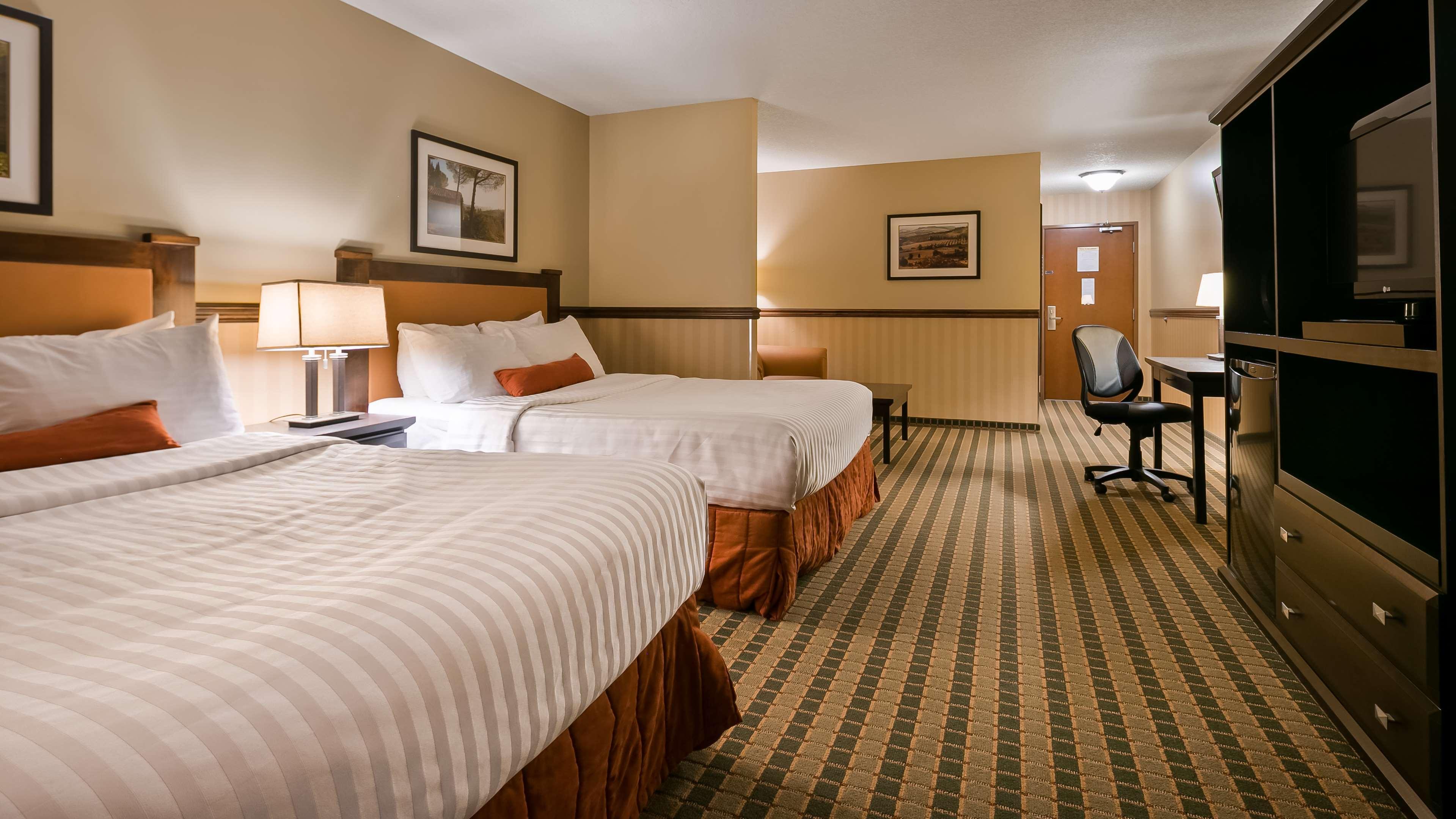 Best Western Diamond Inn Three Hills Экстерьер фото