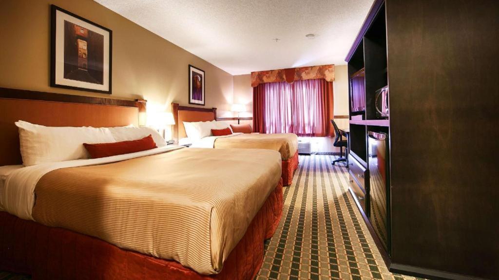 Best Western Diamond Inn Three Hills Экстерьер фото