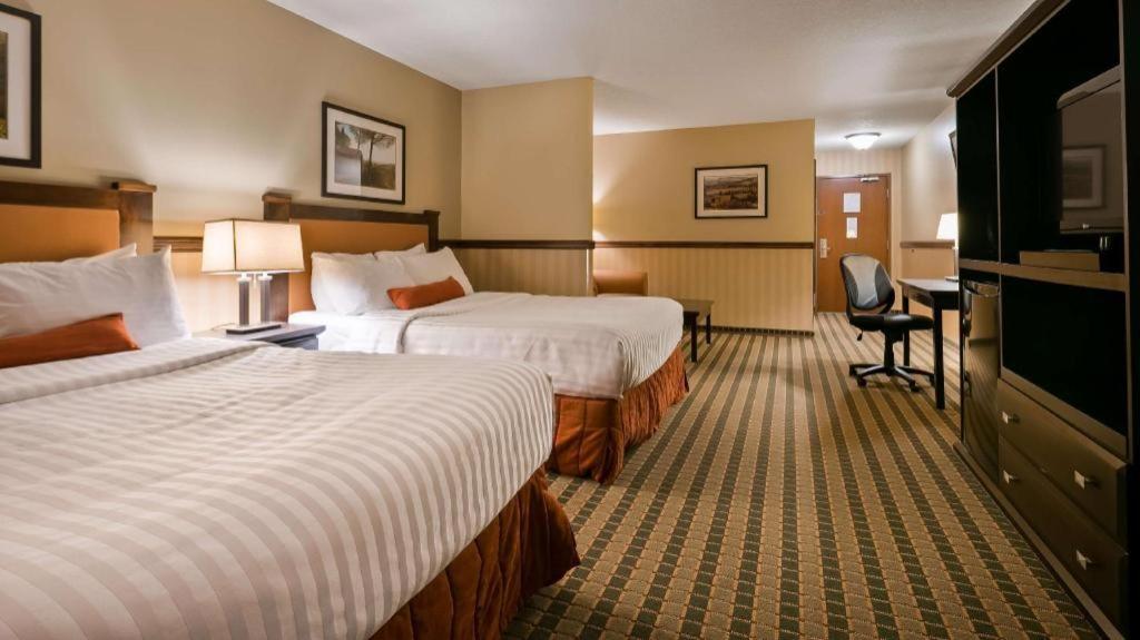 Best Western Diamond Inn Three Hills Экстерьер фото