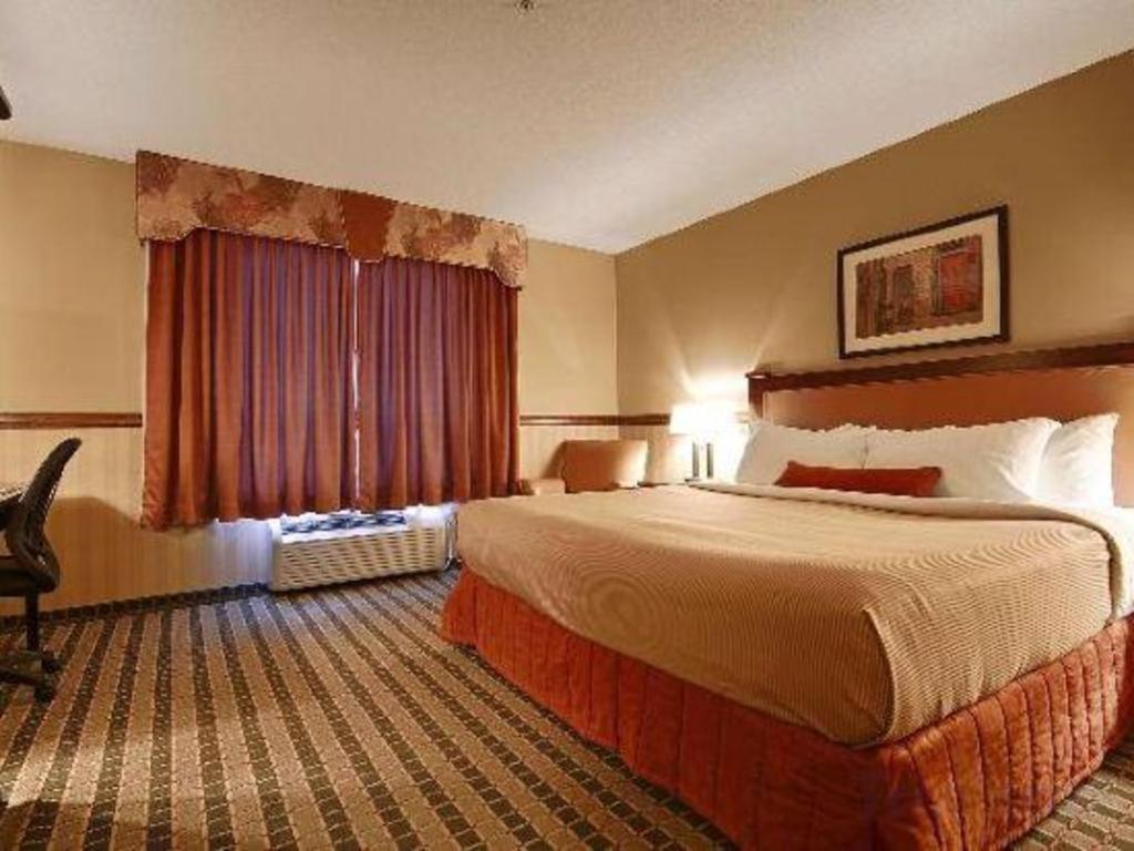 Best Western Diamond Inn Three Hills Экстерьер фото