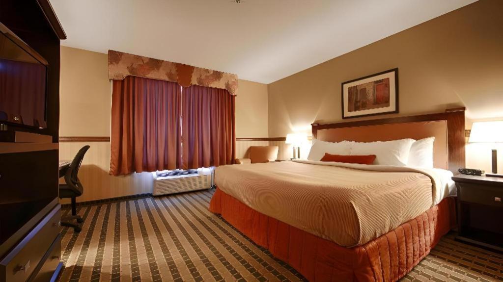 Best Western Diamond Inn Three Hills Экстерьер фото