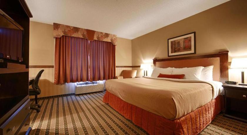 Best Western Diamond Inn Three Hills Экстерьер фото