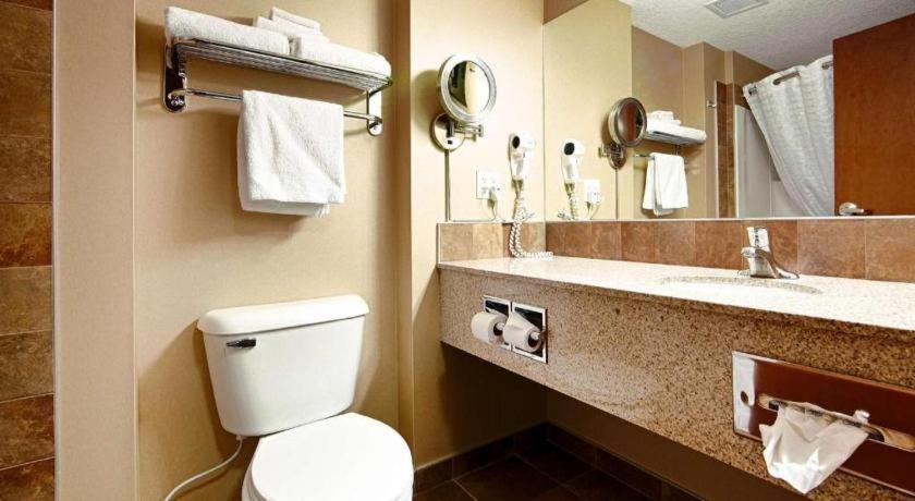 Best Western Diamond Inn Three Hills Экстерьер фото