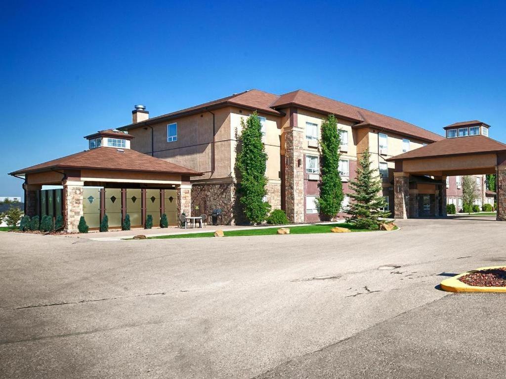 Best Western Diamond Inn Three Hills Экстерьер фото